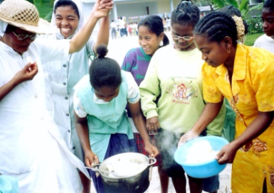 cuiseur-fatana-degustation-manioc