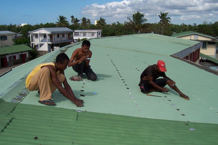 école Ambalakisoa cyclone ivan réparation toit morarano